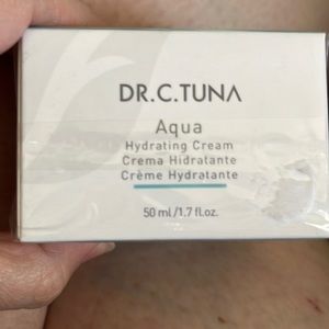 Farmasi aqua hydrating cream